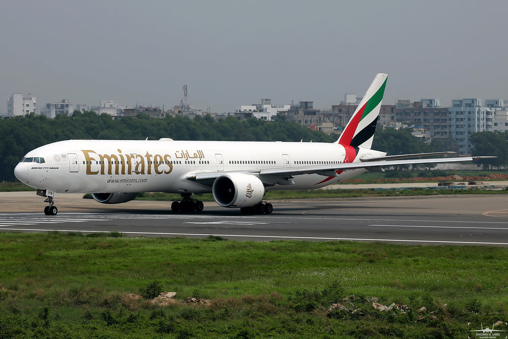 Photo of Emirates Airlines A6-EPN, Boeing 777-300