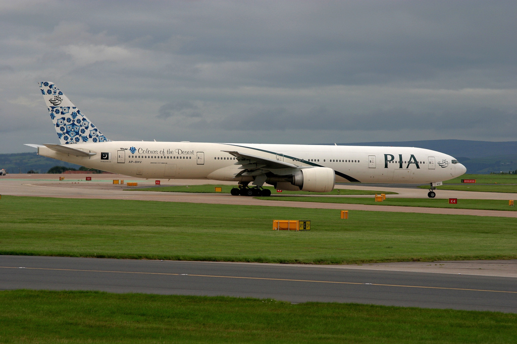 Photo of PIA Pakistan International Airlines AP-BHV, Boeing 777-300