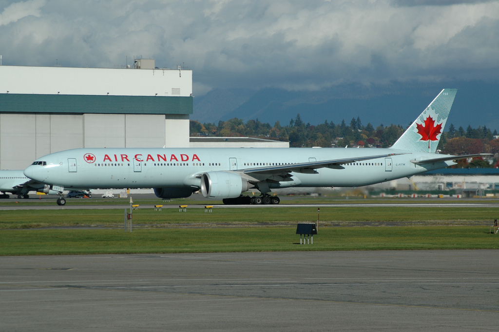 Photo of Air Canada C-FITW, Boeing 777-300
