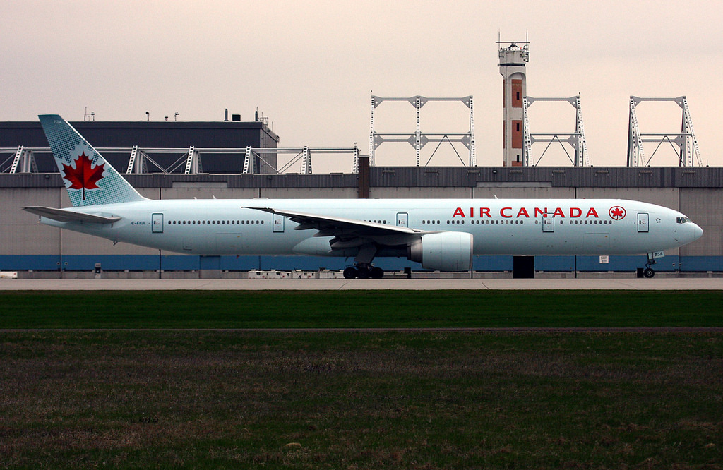 Photo of Air Canada C-FIUL, Boeing 777-300