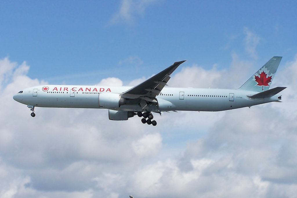 Photo of Air Canada C-FIUL, Boeing 777-300