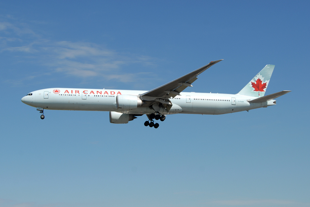 Photo of Air Canada C-FIUW, Boeing 777-300