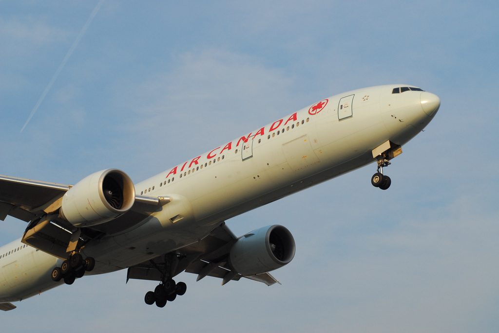 Photo of Air Canada C-FIVM, Boeing 777-300