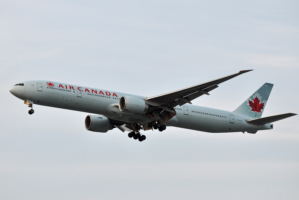 Photo of Air Canada C-FIVW, Boeing 777-300