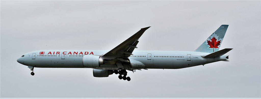 Photo of Air Canada C-FNNU, Boeing 777-300