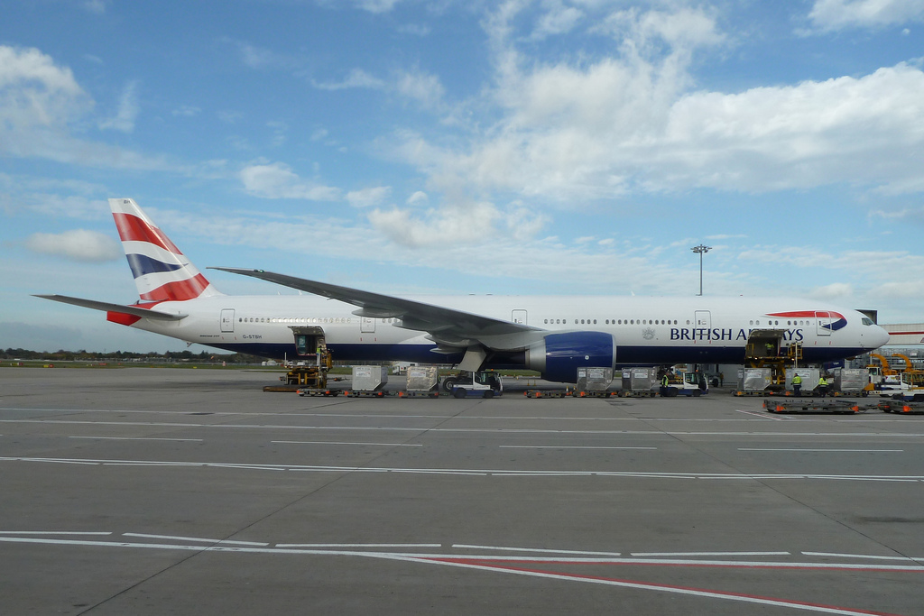 Photo of British Airways G-STBH, Boeing 777-300