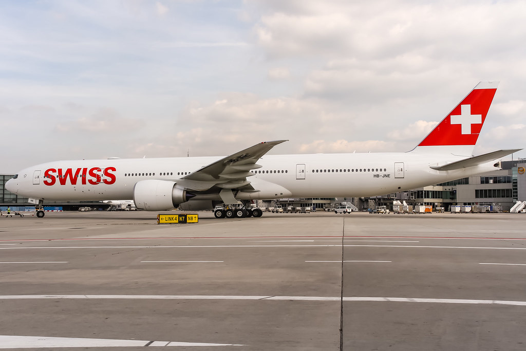 Photo of Swiss HB-JNE, Boeing 777-300