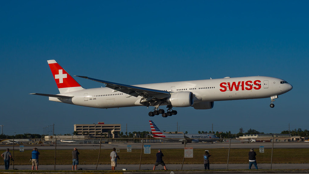 Photo of Swiss HB-JNE, Boeing 777-300
