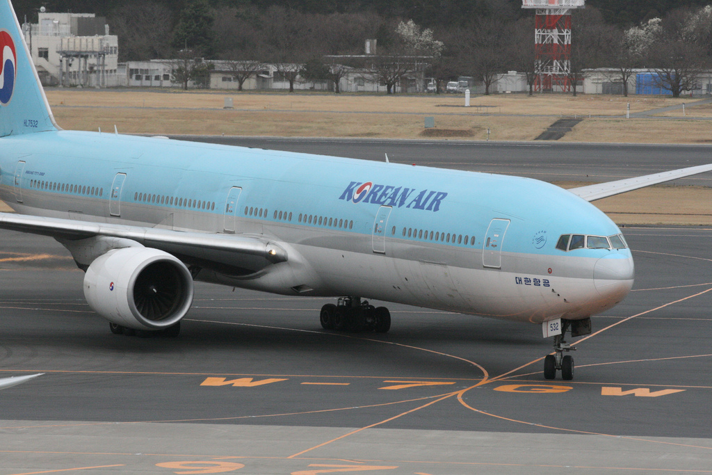 Photo of Korean Airlines HL7532, Boeing 777-300