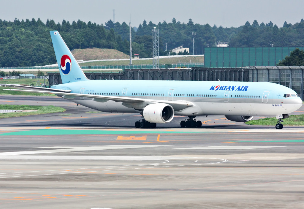 Photo of Korean Airlines HL7573, Boeing 777-300