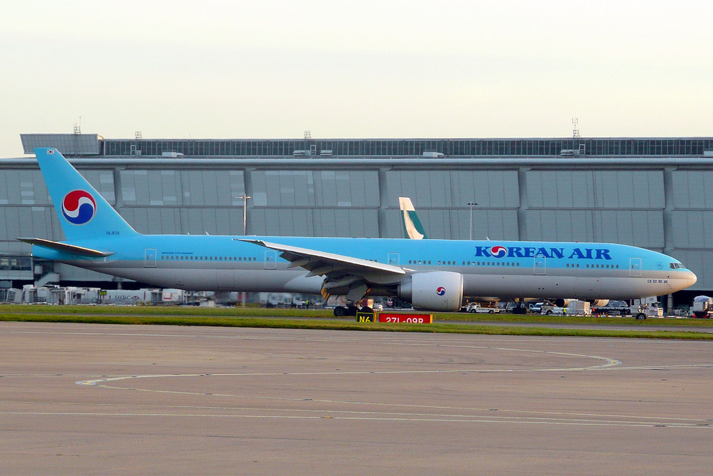Photo of Korean Airlines HL8011, Boeing 777-300