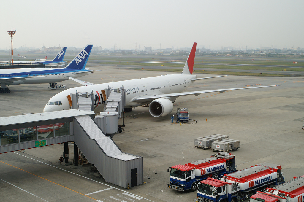 Photo of ANA All Nippon Airways JA752A, Boeing 777-300