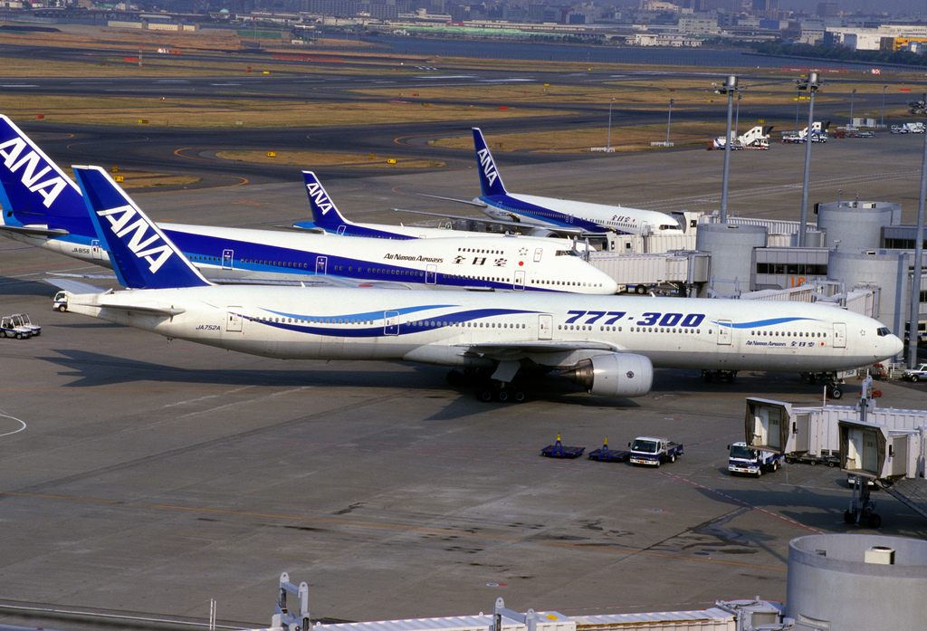 Photo of ANA All Nippon Airways JA752A, Boeing 777-300