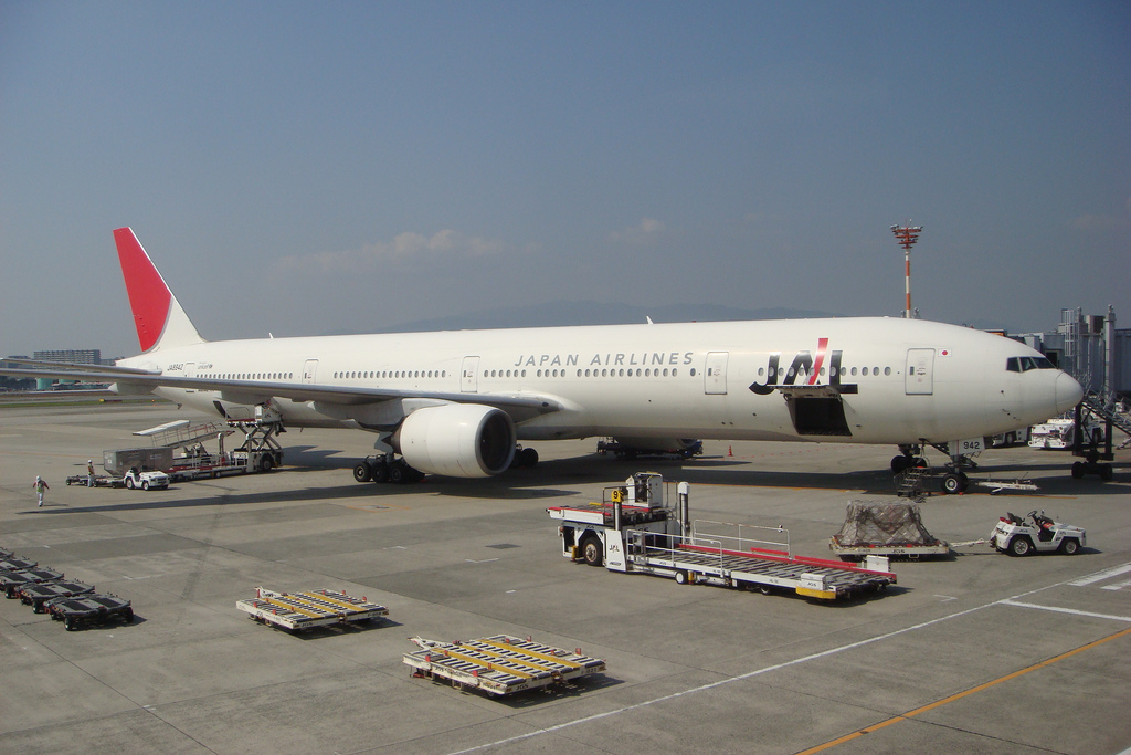 Photo of JAL Japan Airlines JA8942, Boeing 777-300