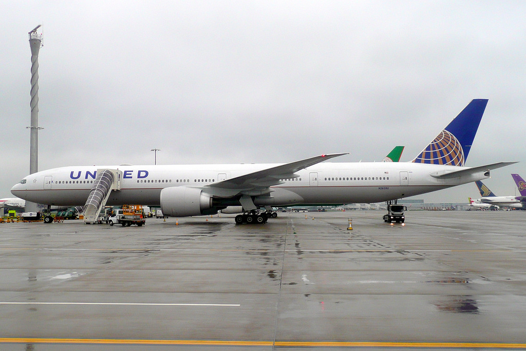 Photo of United N2639U, Boeing 777-300
