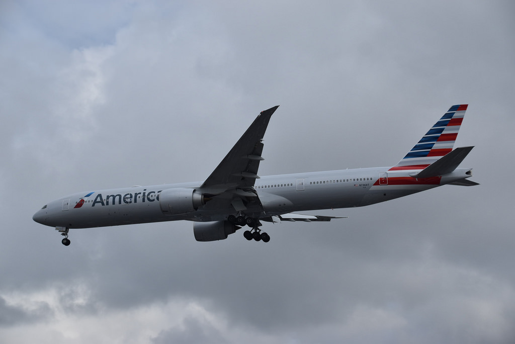Photo of American Airlines N736AT, Boeing 777-300