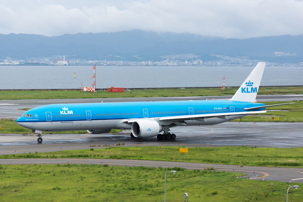 Photo of KLM PH-BVK, Boeing 777-300