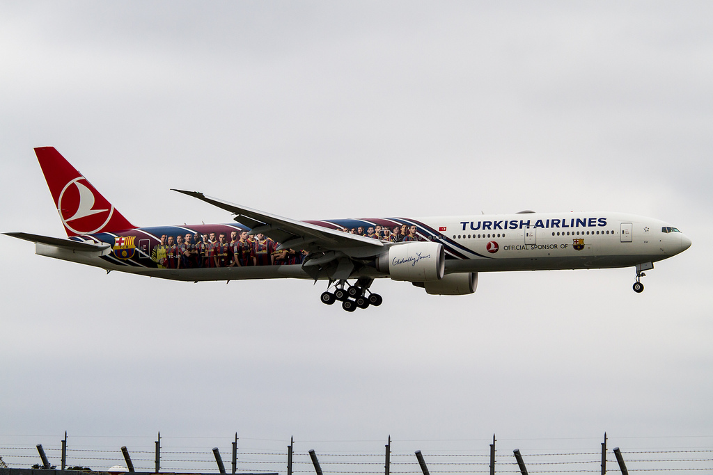 Photo of THY Turkish Airlines TC-JJI, Boeing 777-300