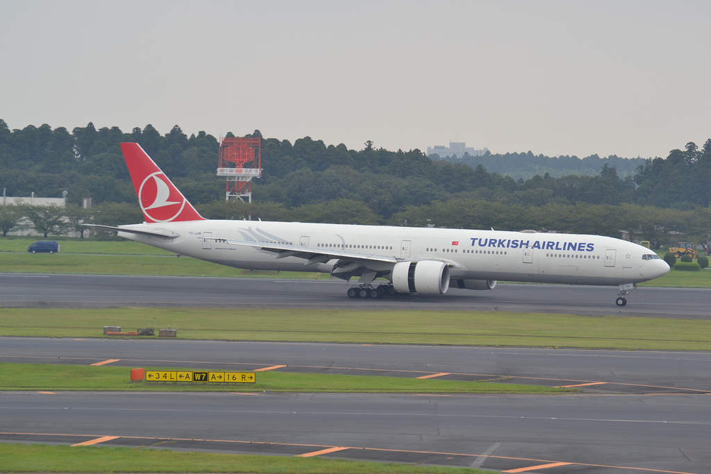 Photo of THY Turkish Airlines TC-JJM, Boeing 777-300