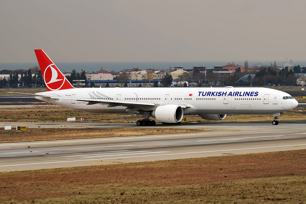 Photo of THY Turkish Airlines TC-LJD, Boeing 777-300