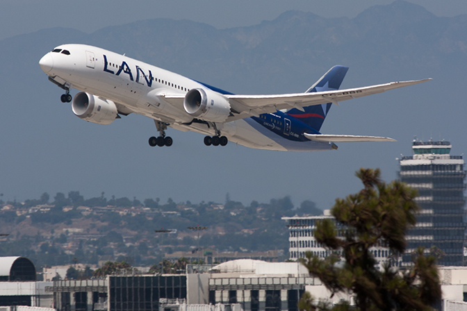 Photo of LAN Airlines CC-BBB, Boeing 787-8 Dreamliner