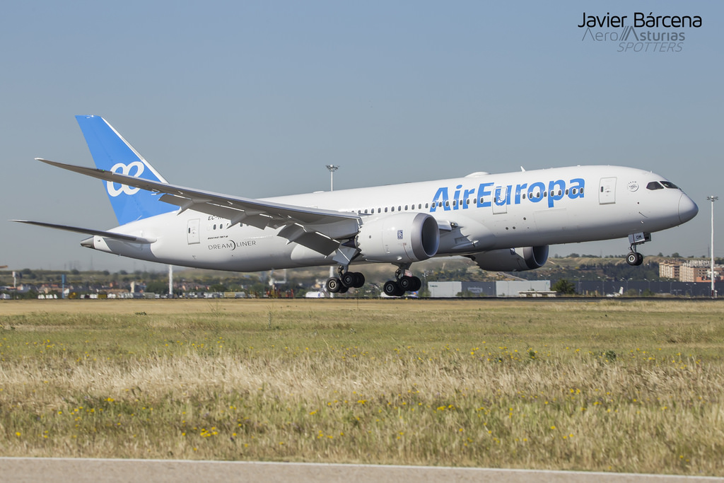 Photo of Air Europa EC-MOM, Boeing 787-8 Dreamliner