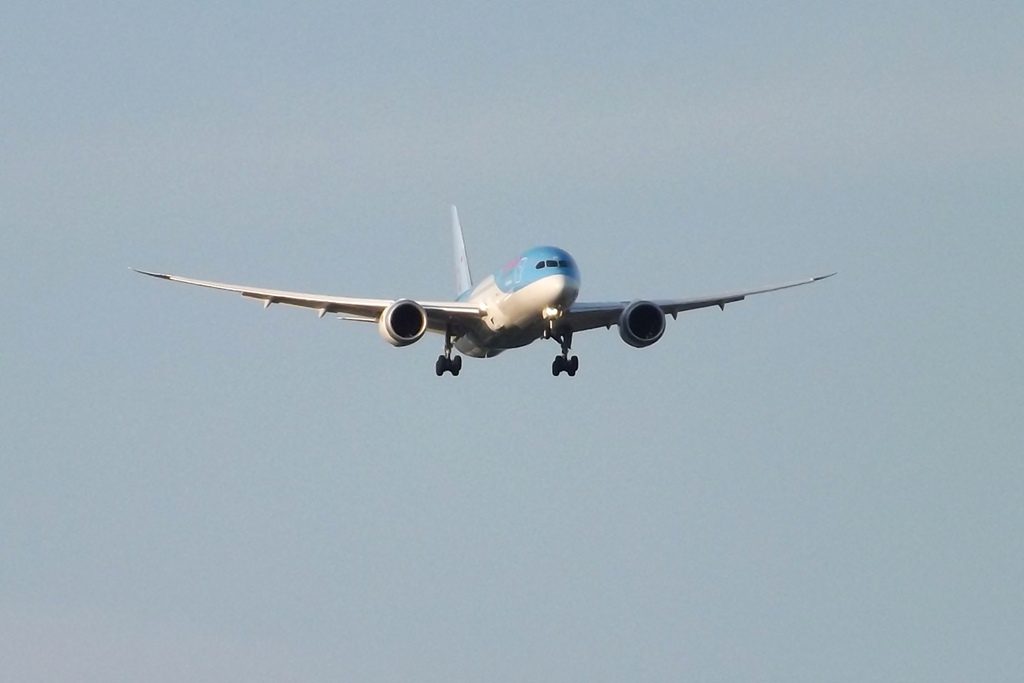Photo of TUI Airways G-TUIC, Boeing 787-8 Dreamliner