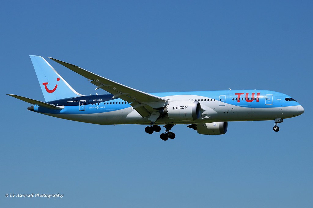 Photo of TUI Airlines Belgium OO-LOE, Boeing 787-8 Dreamliner