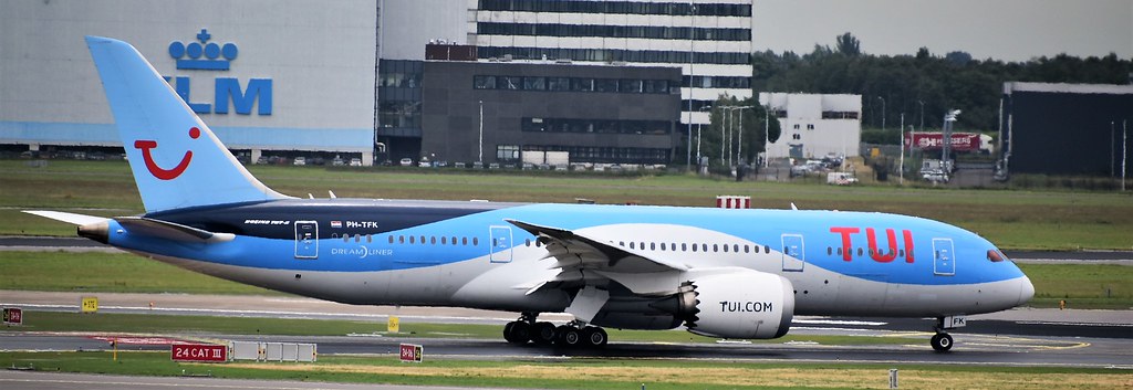 Photo of TUI Airlines Nederland PH-TFK, Boeing 787-8 Dreamliner