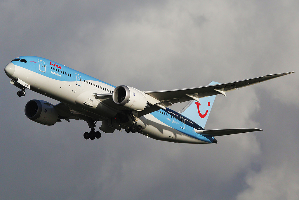 Photo of TUI Airlines Nederland PH-TFM, Boeing 787-8 Dreamliner