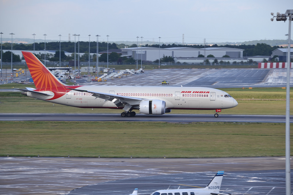 Air India Boeing 787 8 Dreamliner At Singapore On Sep 28th