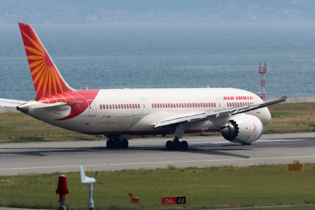 Air India Boeing 787 8 Dreamliner At Melbourne On Jun 25th