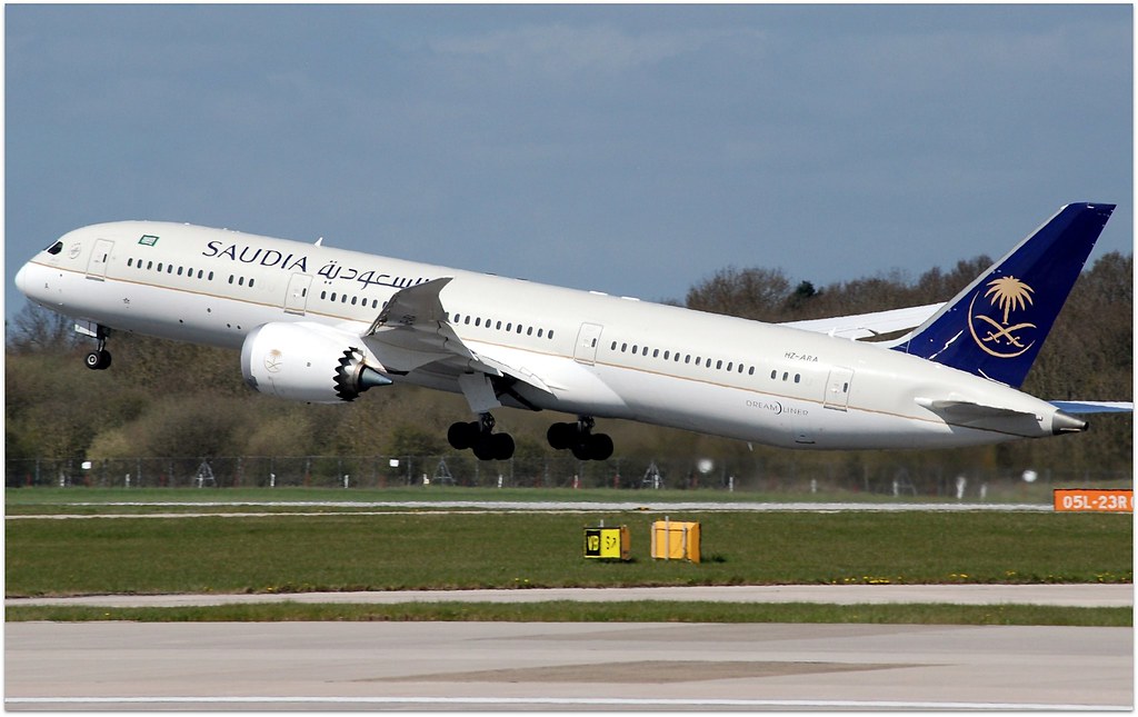 Photo of Saudi Arabian Airlines HZ-ARA, Boeing 787-9 Dreamliner