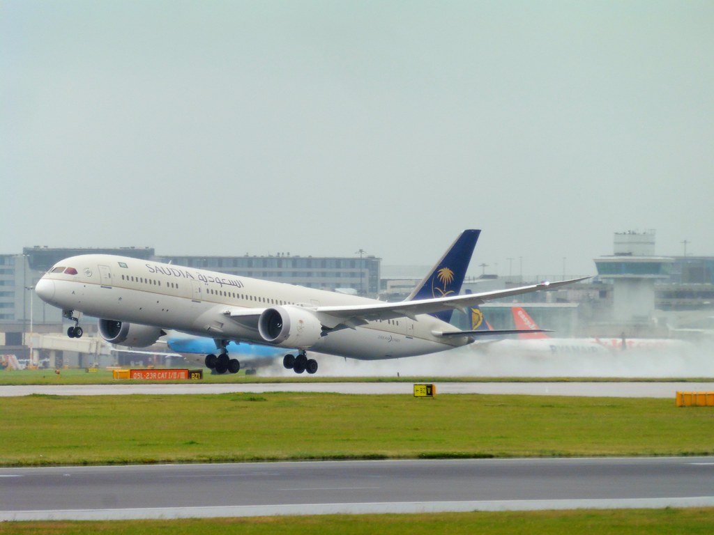 Photo of Saudi Arabian Airlines HZ-ARA, Boeing 787-9 Dreamliner