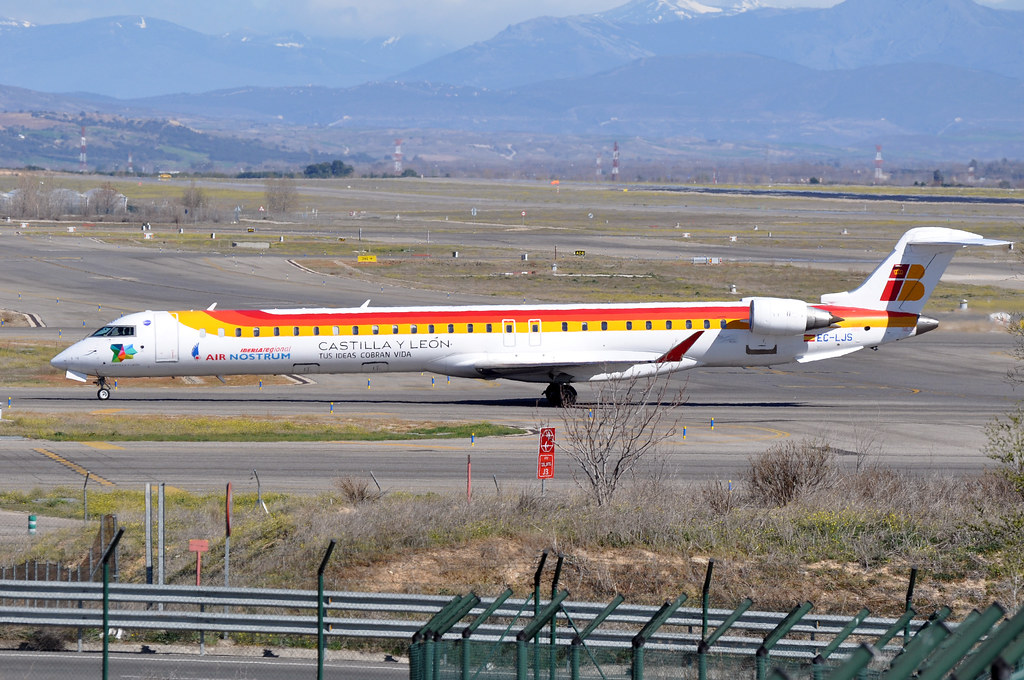 Photo of  EC-LJS, BOMBARDIER Regional Jet CRJ-1000