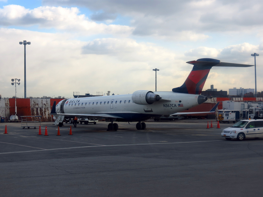 Photo of GoJet Airlines N367CA, Canadair CRJ-700