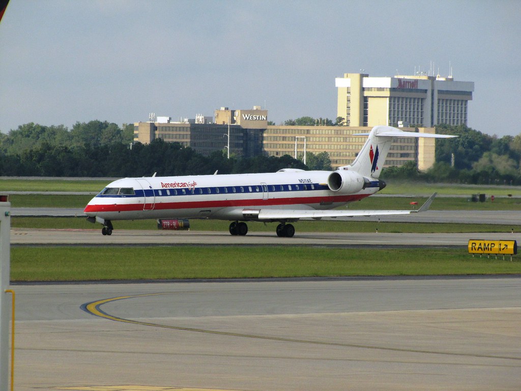 Photo of PSA Airlines N511AE, Canadair CRJ-700