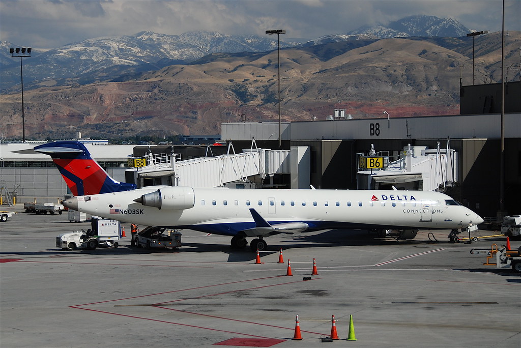 Photo of Skywest Airlines N603SK, Canadair CRJ-700