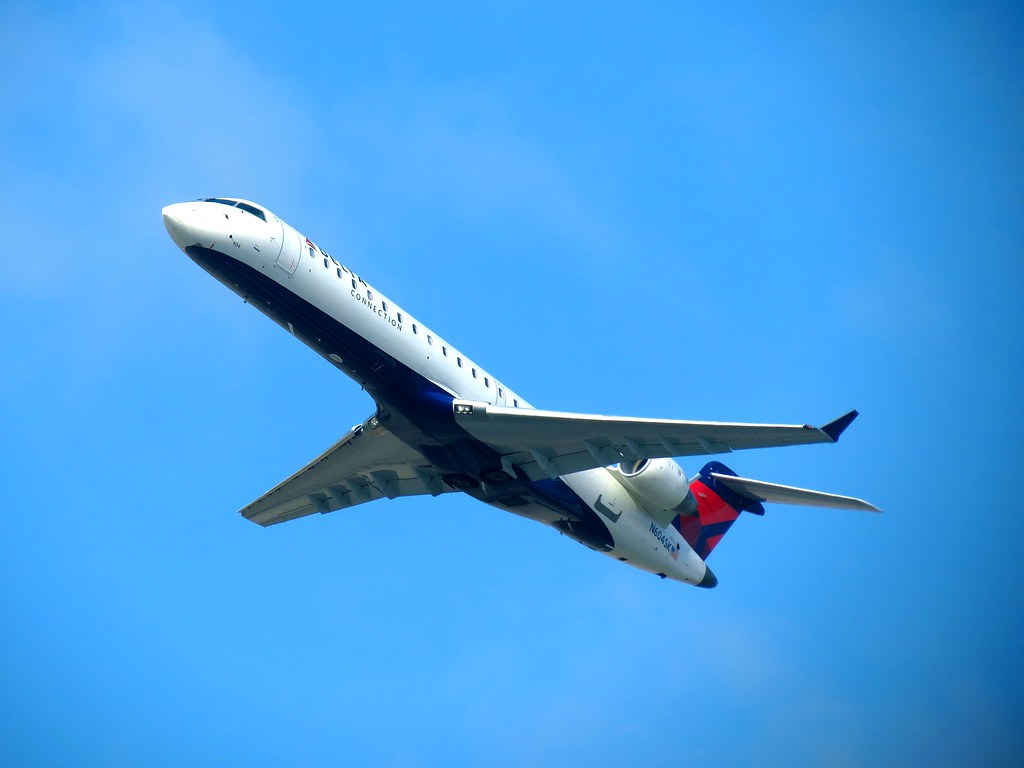 Photo of Skywest Airlines N604SK, Canadair CRJ-700