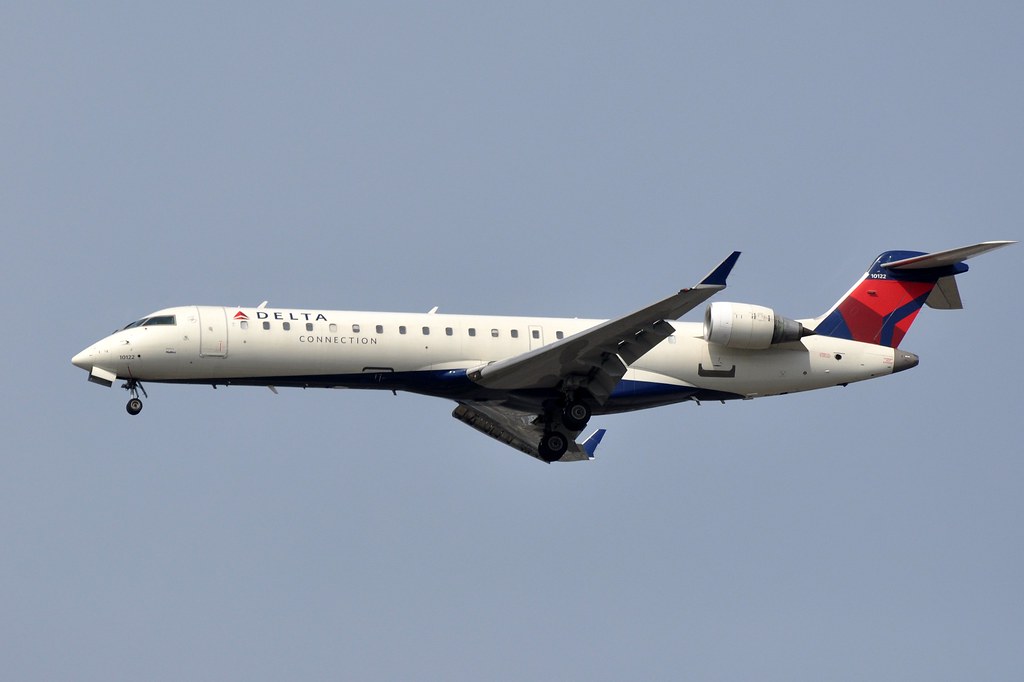 Photo of Skywest Airlines N641CA, Canadair CRJ-700
