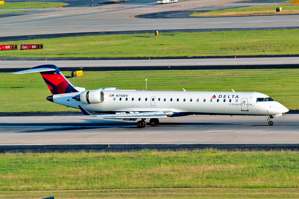 Photo of Expressjet N710EV, Canadair CRJ-700