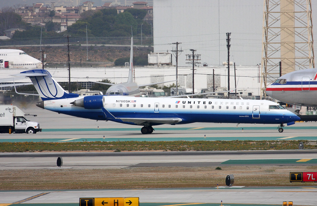 Photo of Skywest Airlines N760SK, Canadair CRJ-700