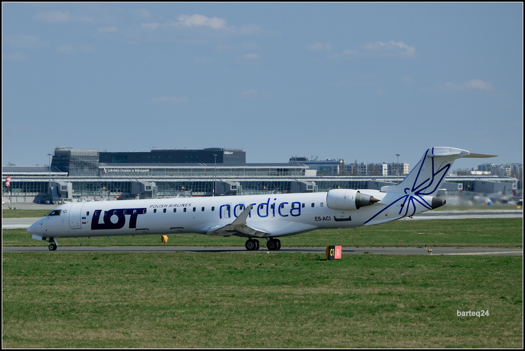 Photo of LOT Polish Airlines ES-ACI, Canadair CL-600 Regional Jet CRJ-705