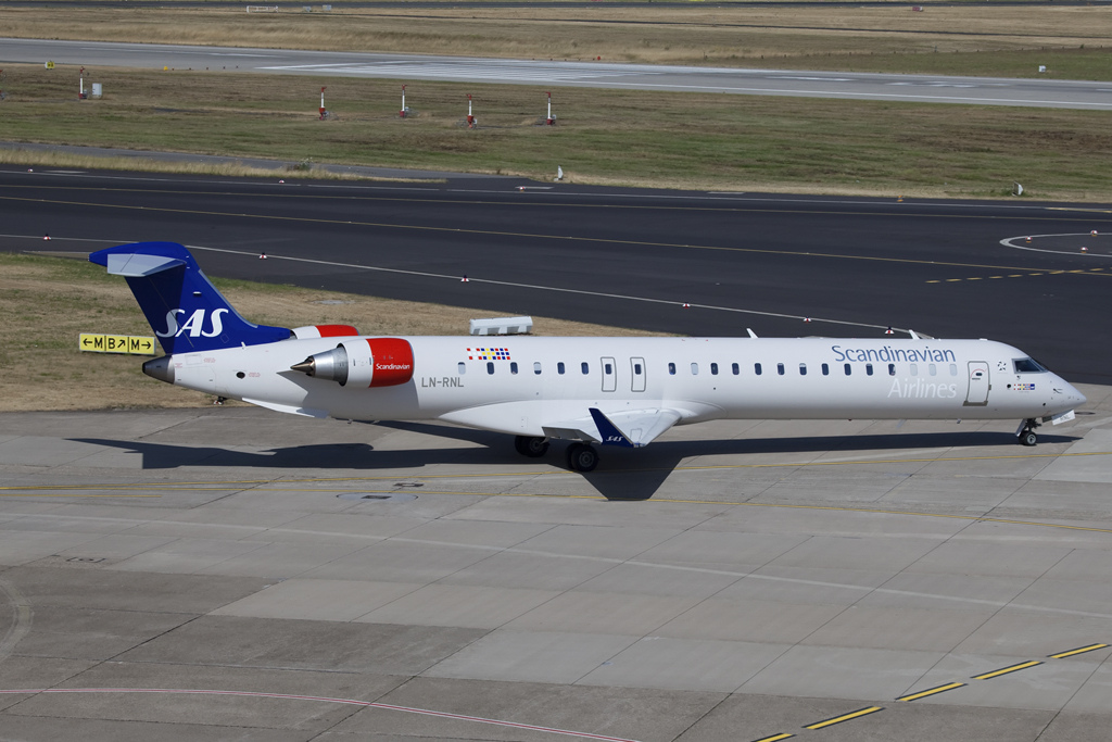 Photo of SAS Scandinavian Airlines LN-RNL, Canadair CL-600 Regional Jet CRJ-705