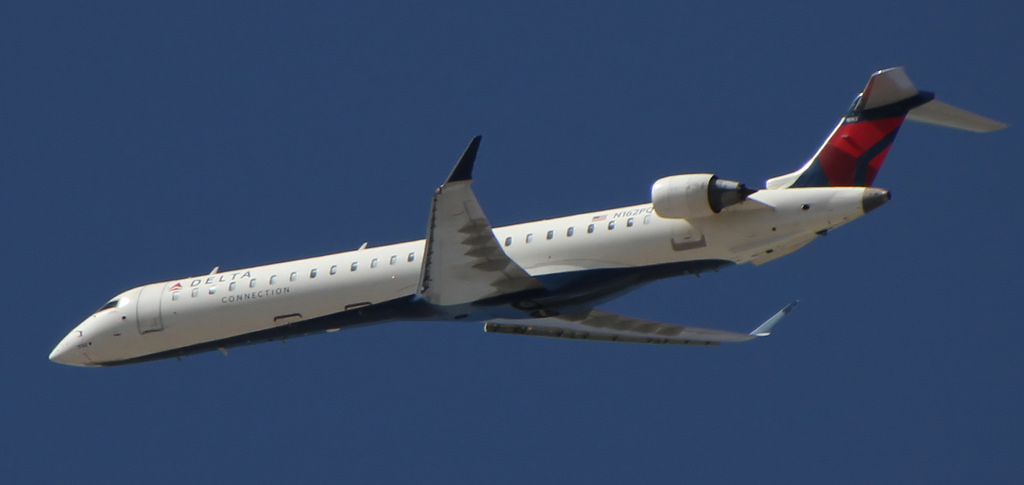 Photo of Skywest USA N162PQ, Canadair CL-600 Regional Jet CRJ-705