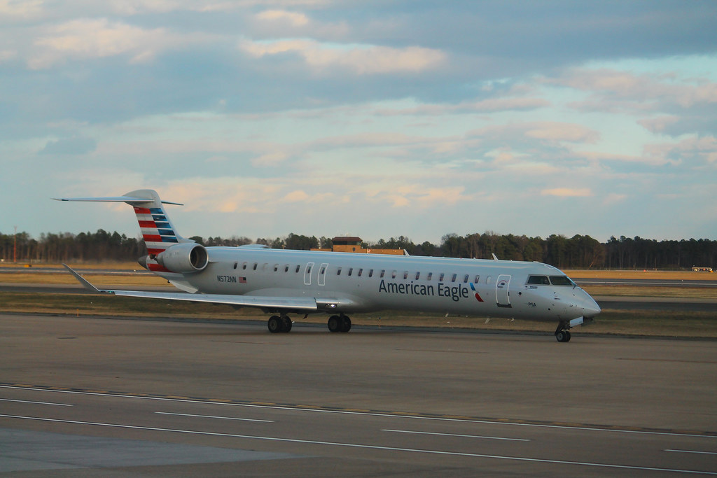 Photo of PSA Airlines N572NN, Canadair CL-600 Regional Jet CRJ-705