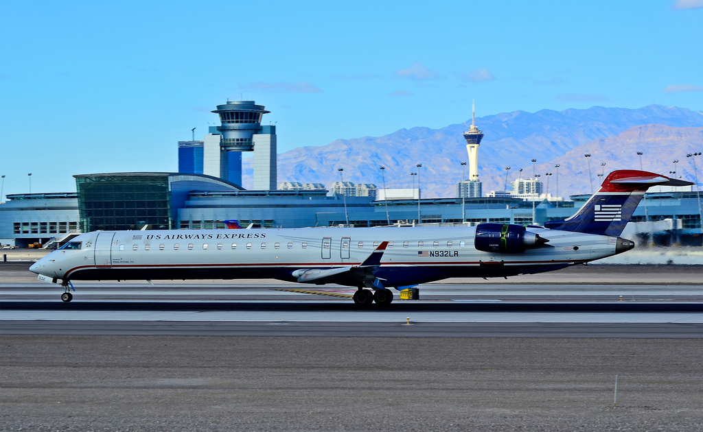Photo of Mesa Airlines N932LR, Canadair CL-600 Regional Jet CRJ-705