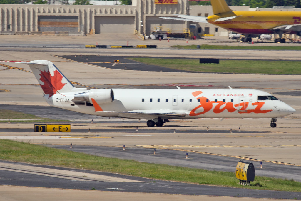 Photo of Jazz Aviation C-FFJA, Canadair Corporate Jetliner