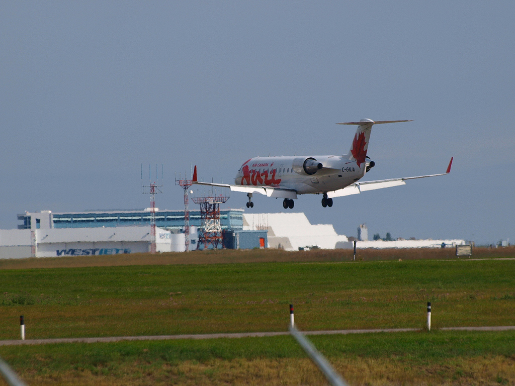 Photo of Jazz Aviation C-GNJA, Canadair Corporate Jetliner