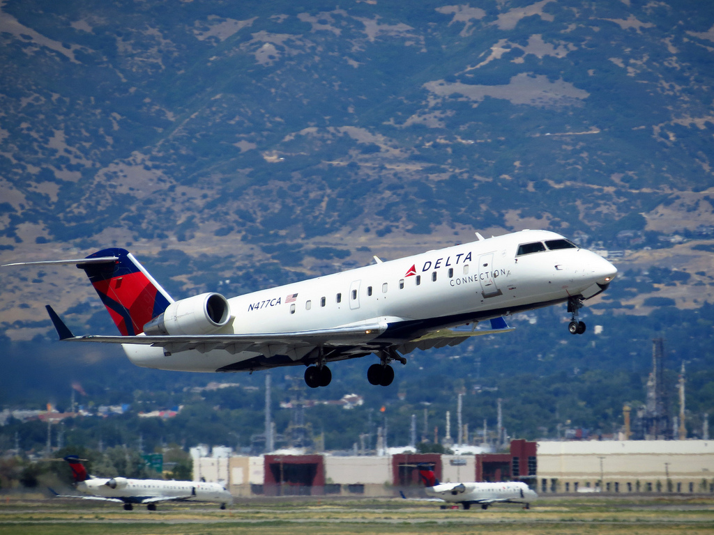 Photo of Skywest Airlines N477CA, Canadair Corporate Jetliner